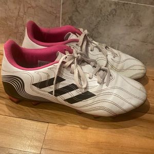 Adidas soccer cleats size 8 EUC